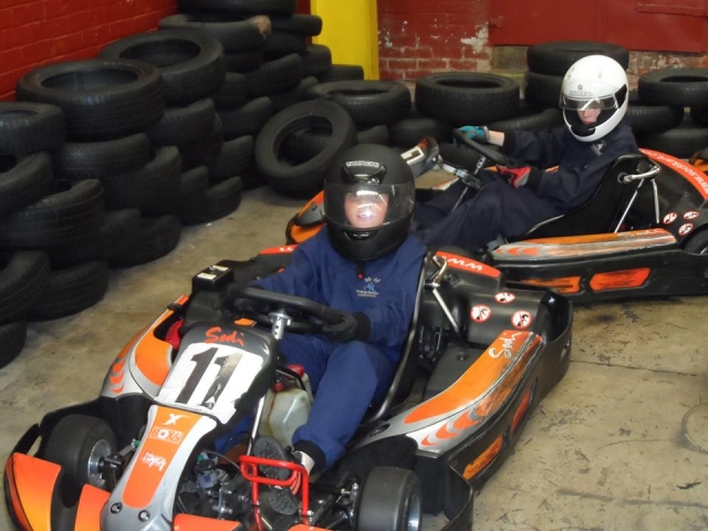  Racing alrededor de la pista 